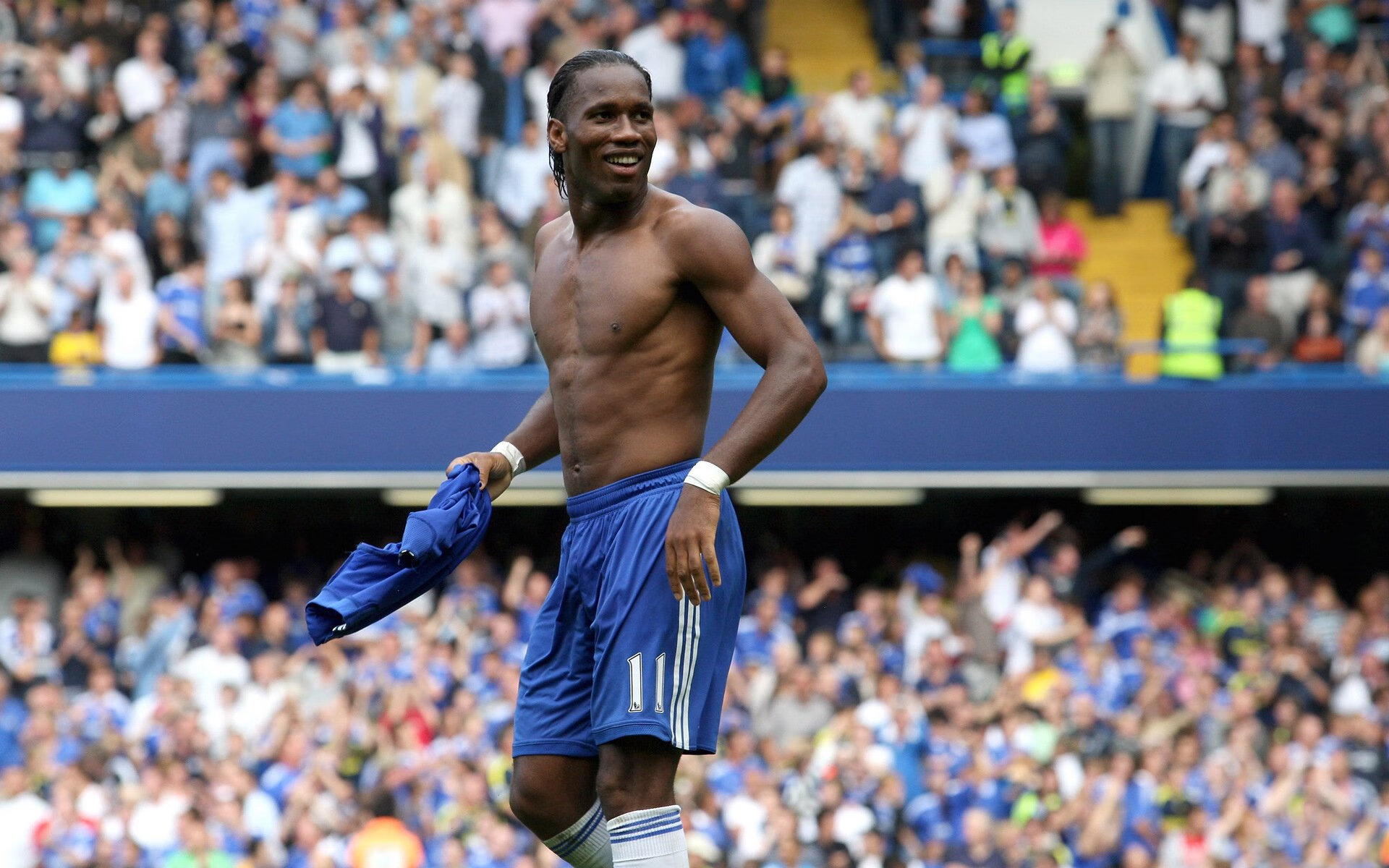 赛场“神级传球”大赏：欧洲足球的美学体现，欧洲足球文化氛围